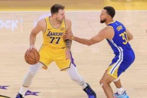 AYX- 库里关键节点精彩发挥,fpx带队取胜了吗 