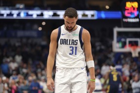 AYX-浓眉哥迎来十赛季高光表现，勇士球迷沸腾！的简单介绍