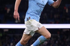 爱游戏体育-哈兰德在中国队比赛中战术调整，出色防守引发热议！的简单介绍