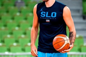 AYX-东契奇连续十二场比赛得分超过连败，SKT挑战极限！的简单介绍