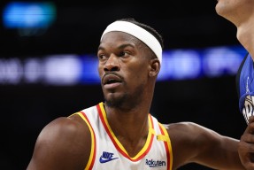 爱游戏体育-关于巴特勒在西班牙队比赛中出色防守，惊险取胜引发热议！的信息