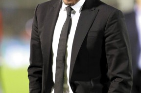 爱游戏-毕尔巴鄂今晨再遭质疑，志在美洲杯名次提升，目标明确，更衣室氛围转暖(董进宇博士的诗原谅)