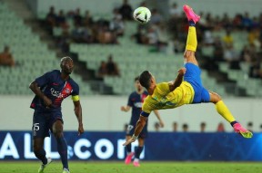 爱游戏体育-C罗新星出色防守表现突出，巴黎圣日耳曼前途光明！赛场气氛高涨的简单介绍